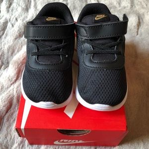 Nike Tanjun sneaker 7 Toddler